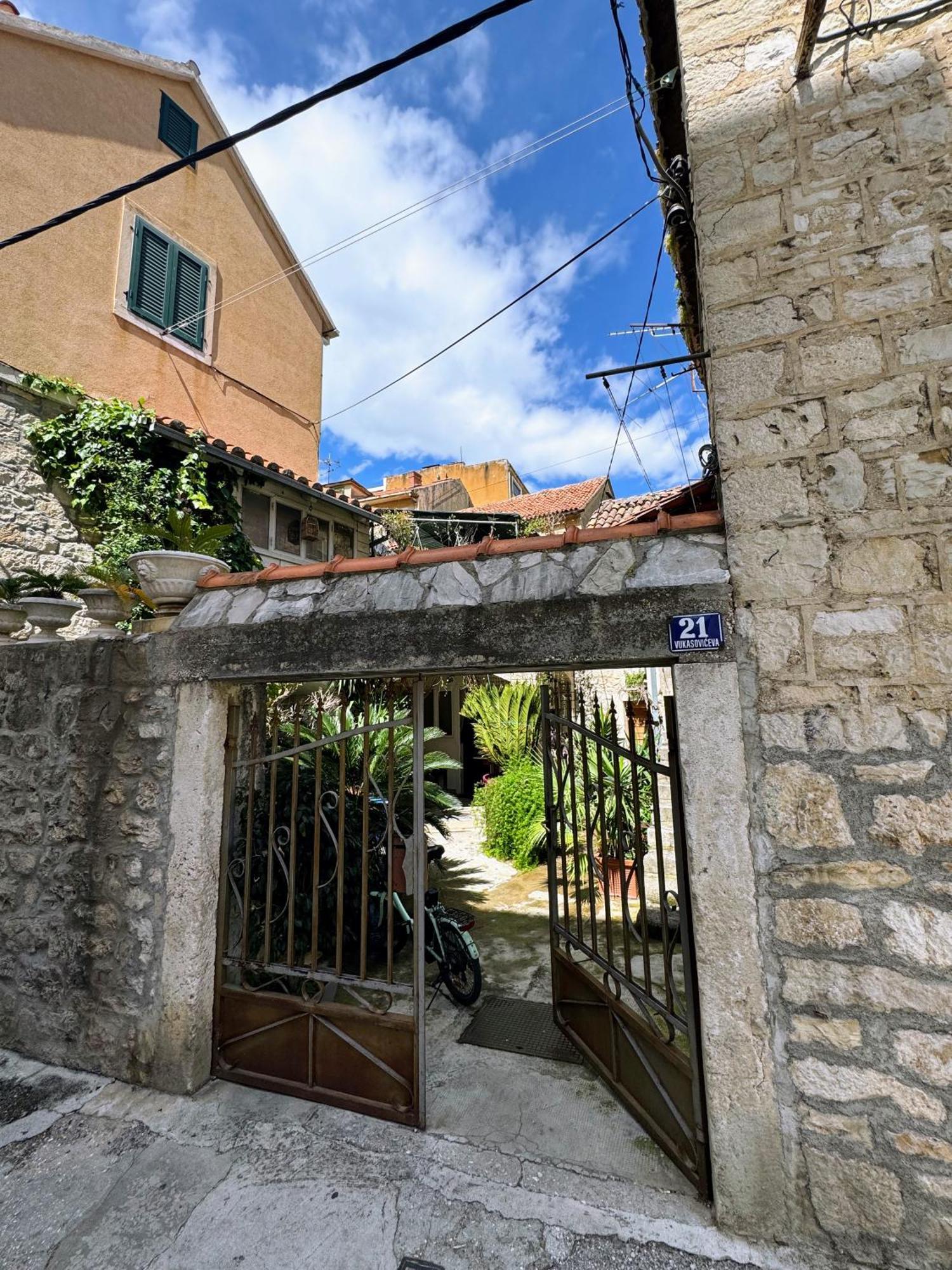Grgur Studio Apartments Split Kültér fotó