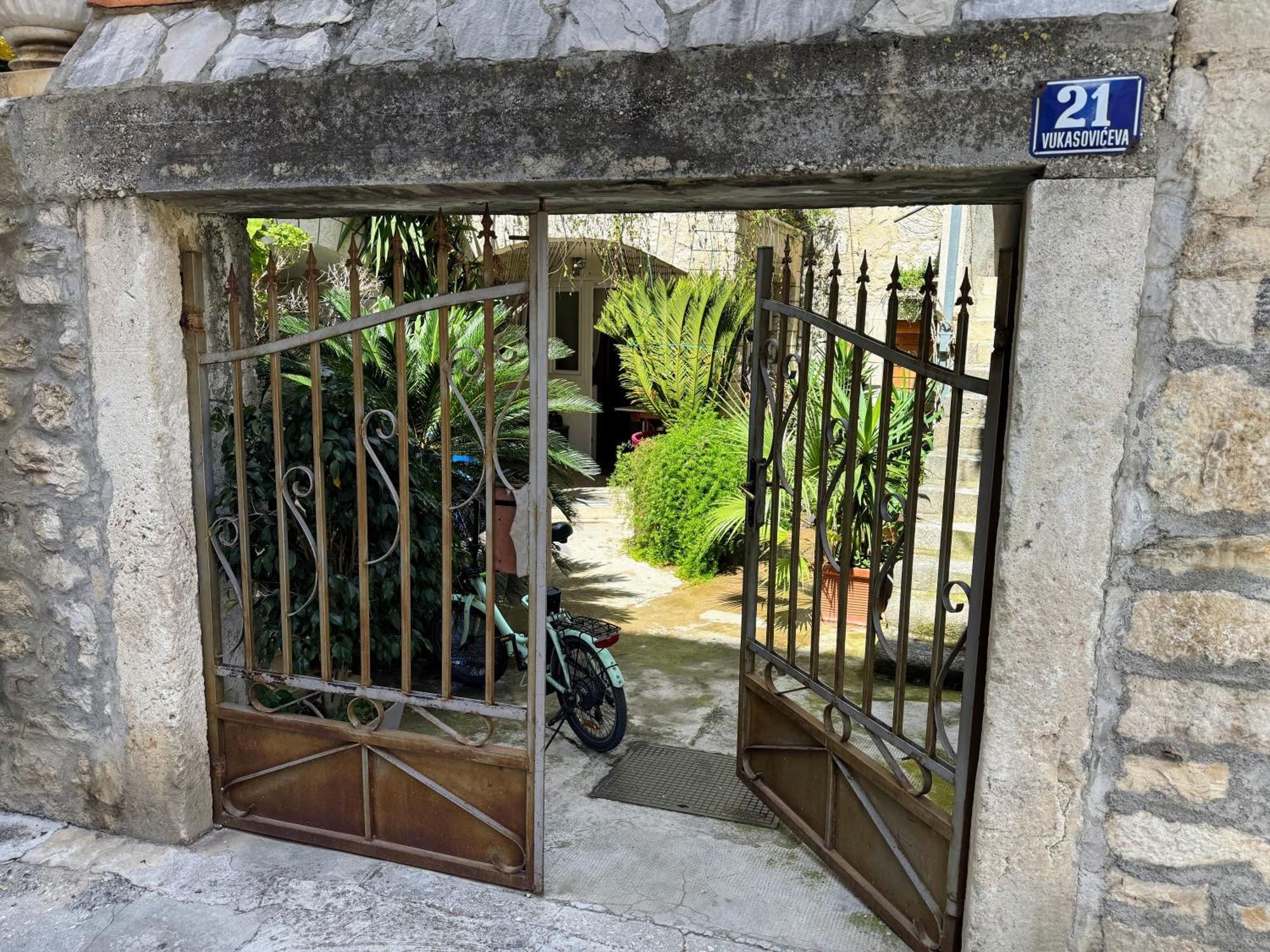Grgur Studio Apartments Split Kültér fotó